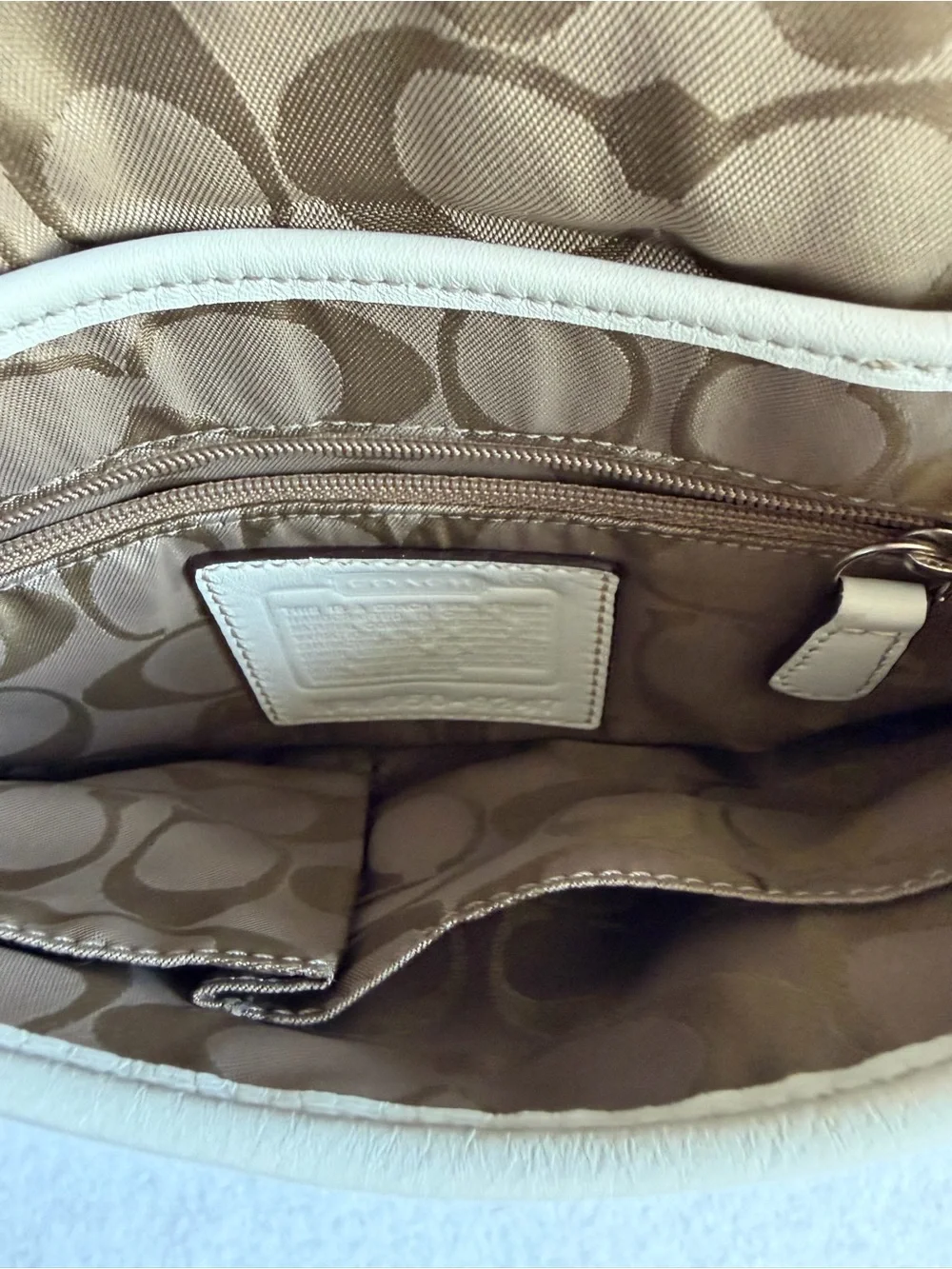 Vintage Coach Soho 9247 Cream Brown Leather Buckle Shoulder Bag Y2K White